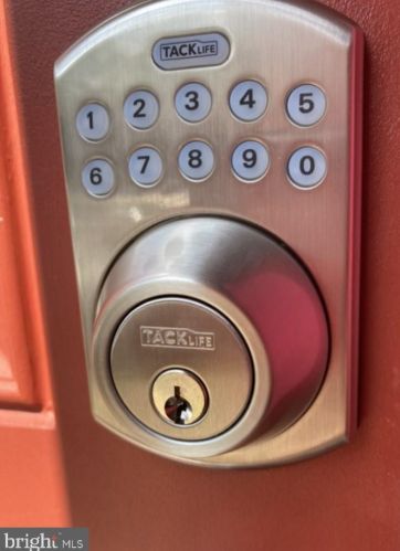 1309 Blue Jay Dr, Lancaster, PA 17601-2700