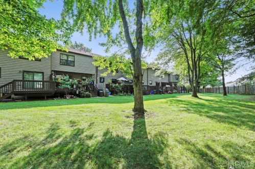 81 Pheasant Run, Edison NJ 08820-2943 exterior