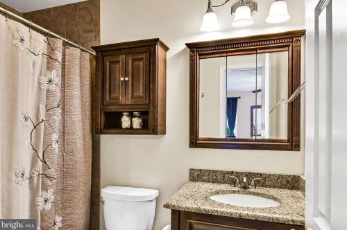 6121 Joust Ln, Alexandria VA 22315-4808 exterior