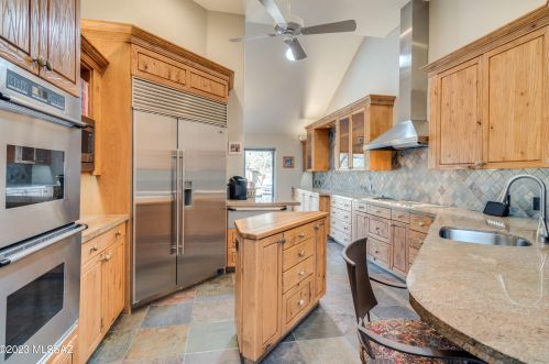 7141 Grey Fox Ln, Tucson AZ  85750-1376 exterior