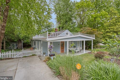 3303 21st Ave, Arlington, VA 22207-3821