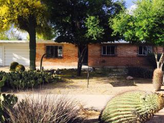 6627 Calle Mercurio, Tucson AZ  85710-5645 exterior