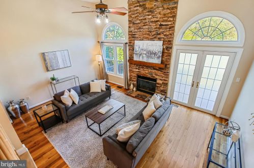 7027 Chesley Search Way, Alexandria VA 22315-4754 exterior