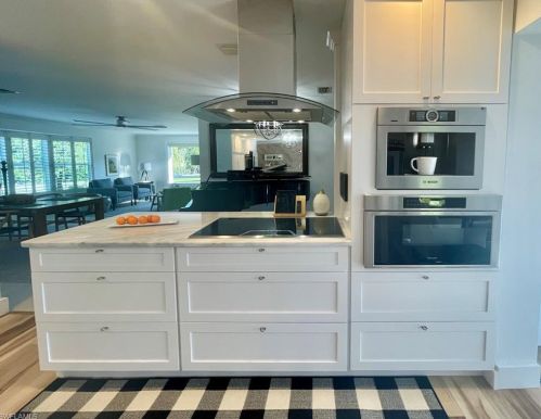 2120 Sandpiper St, Naples FL 34102-1505 exterior