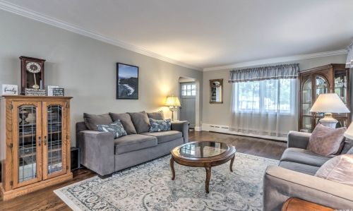 148 Frederick Ave, Babylon NY 11702-2103 exterior