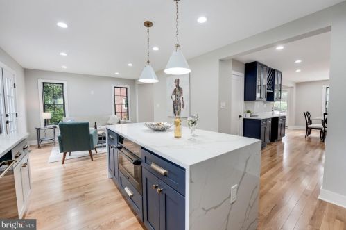 1505 Crestwood Dr, Alexandria VA  22302-2303 exterior