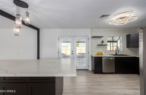 734 Carter Rd, Phoenix AZ  85042-5530 exterior