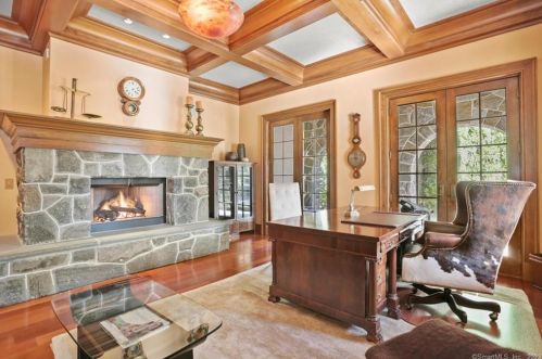 200 Byram Shr Rd, Greenwich CT 06830-6928 exterior