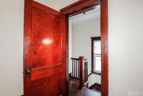 239 Hamilton St, New Brunswick NJ 08901-2205 exterior