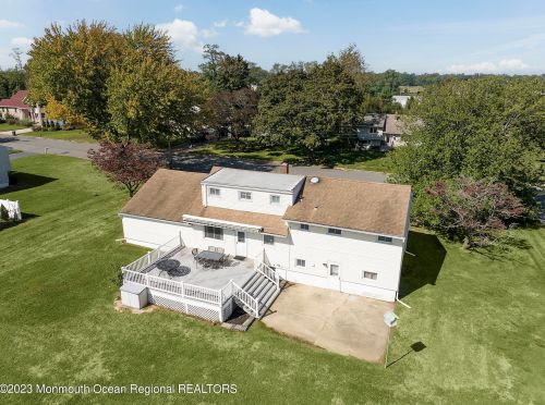 22 Arlene Dr, West Long Branch NJ 07764-1153 exterior