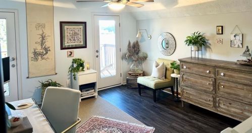 8470 Lk Dr, Lithonia GA 30039-6568 exterior