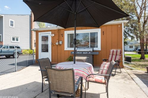 512 Emroy Ave, Elmhurst IL 60126-2020 exterior