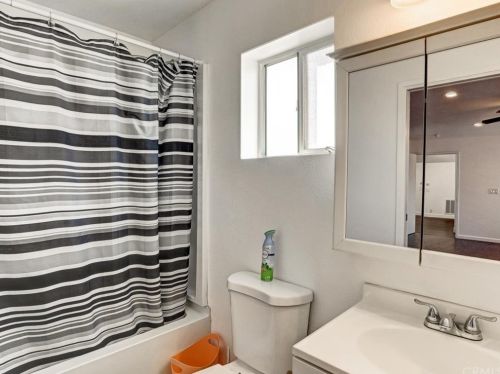 24 A St, Perris CA 92570-1962 exterior