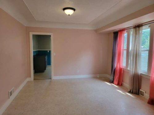 766 Mclaughlin Ave, Meskegon MI 49442-4031 exterior