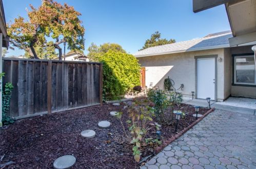 2522 Home Crest Dr, San Jose, CA 95148-1137