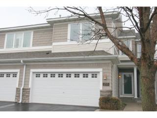 2775 Spy Glass Dr, Chaska, MN 55318-1181