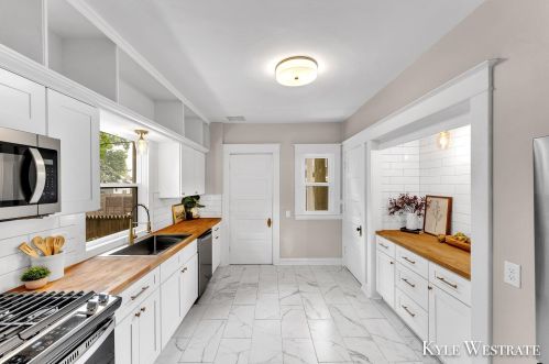 607 Hawthorne St, Grand Rapids MI 49503-3411 exterior