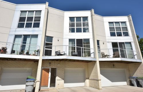 2120 Commerce St, Milwaukee, WI 53212-3426