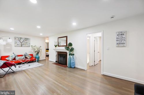 5117 Mount Vernon Memorial Hwy, Alexandria VA  22309-3319 exterior