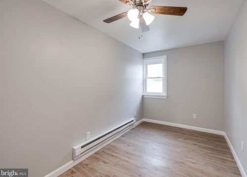 6410 Guyer Ave, Philadelphia PA 19153-2406 exterior