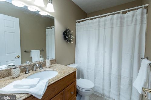 22184 Long Bow Dr, California MD 20619-2244 exterior