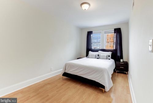 916 19 St, Washington DC 20002-4085 exterior