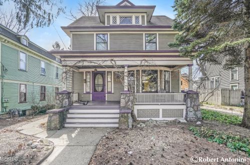 932 Virginia St, Grand Rapids, MI 49506-1511