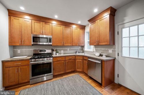 4257 Boone St, Philadelphia PA 19128-5003 exterior