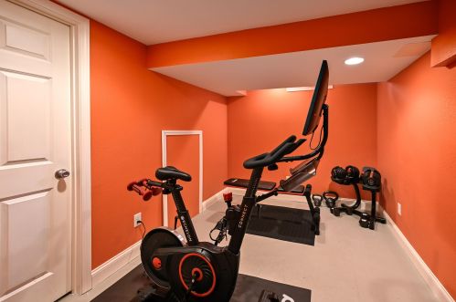 9304 Jackson Park Blvd, Milwaukee WI 53226-2616 exterior