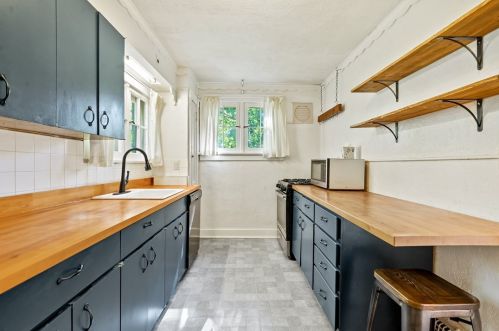 1986 Chalfant St, Pittsburgh PA 15221-1202 exterior