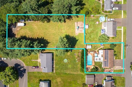 19 John St, Enfield CT 06082-3706 exterior