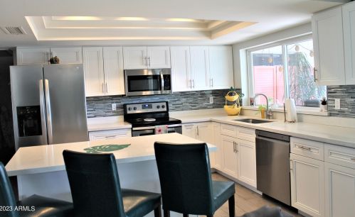 13046 37 Ave, Phoenix AZ 85053-7610 exterior