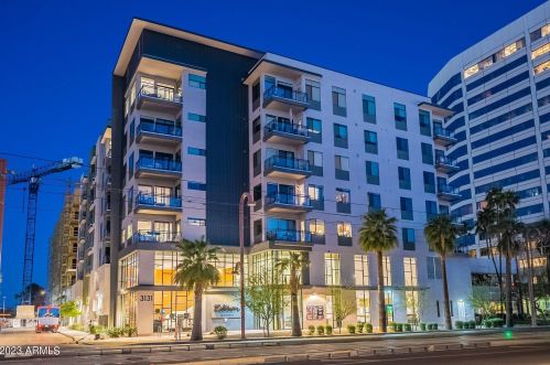 3131 Central Ave, Phoenix AZ 85012-2621 exterior