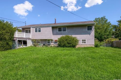 2 Chongo Pl, Huntington Station NY 11746-6606 exterior