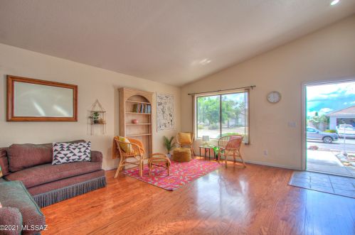 10201 Lucille Dr, Tucson AZ  85730-6132 exterior