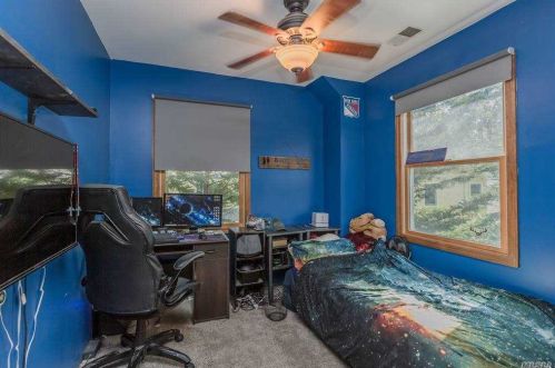 1370 Walnut Ave, Bohemia NY 11716-2110 exterior