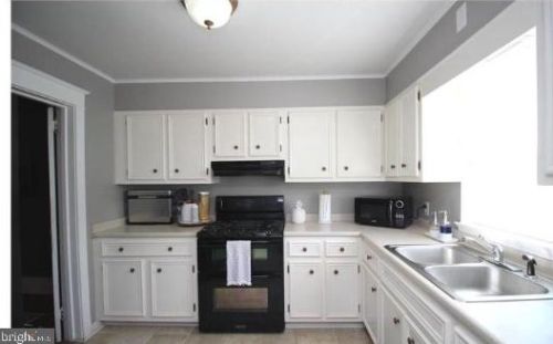 1040 Queen St, Pottstown PA  19464-5828 exterior