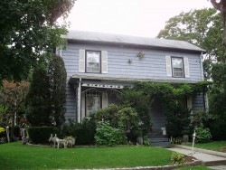 16 Sharon Ave, Newton, MA 02466-2517