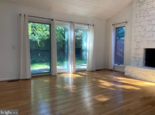 8108 Appalachian Ter, Rockville MD 20854-4050 exterior