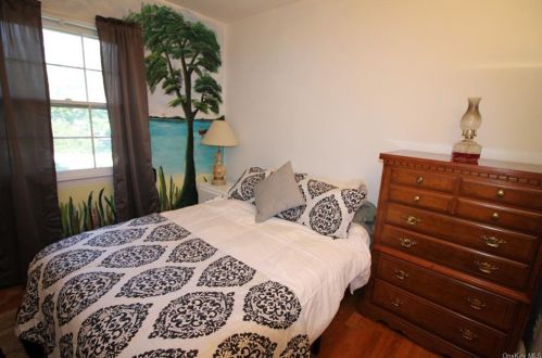 73 Mandalay Dr, Poughkeepsie NY 12603-2639 exterior