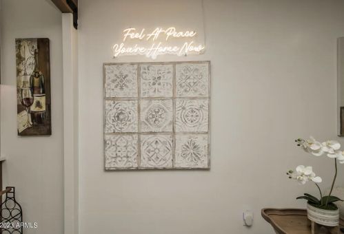 2152 Clarendon Ave, Phoenix AZ 85033-4120 exterior