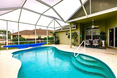 972 Haas Ave, Fort Pierce FL  34953-5611 exterior