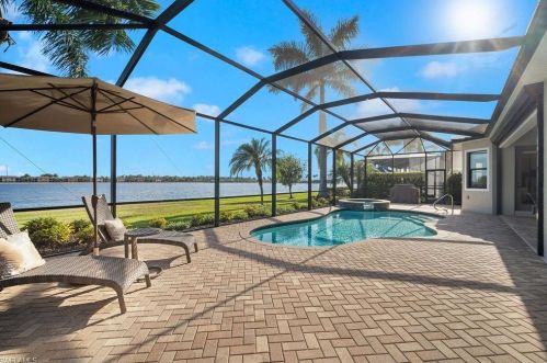 10106 Biscayne Bay Ln, Naples FL 34120-3754 exterior