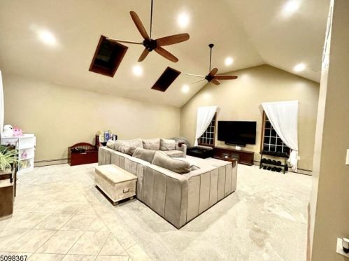 37 Farview Dr, Hackettstown NJ  07840-4705 exterior