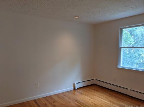 16 Harriet St, Norwalk CT 06851-3625 exterior