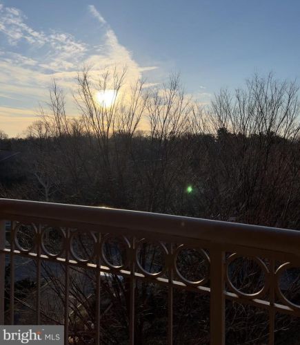 5800 Nicholson Ln, Rockville MD  20852-2988 exterior