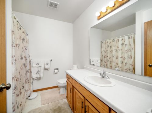 2416 Paul Rd, Manitowoc WI 54220-1183 exterior