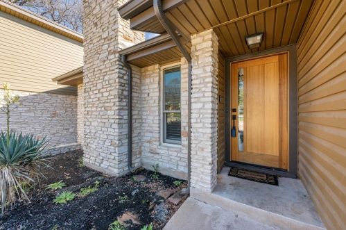 702 Country Club Rd, Georgetown, TX 78628-3636