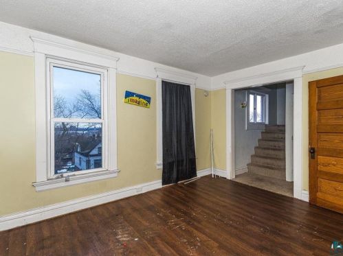 2611 4 St, Duluth MN 55806-1420 exterior