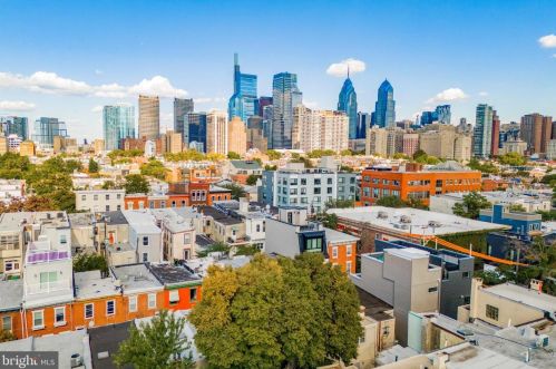 2210 Kater St, Philadelphia PA 19146-1139 exterior